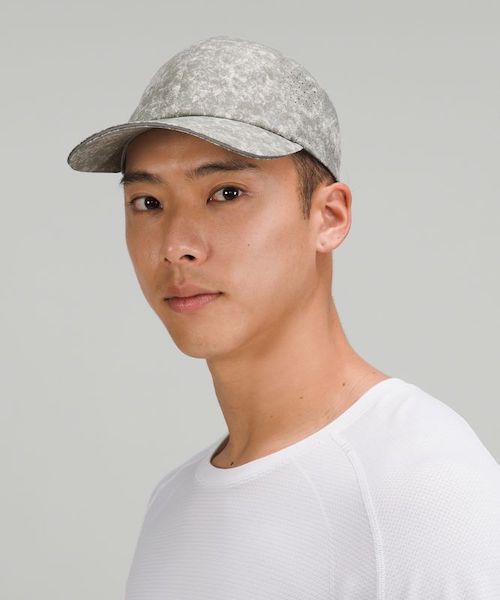 lululemon Fast and Free Men's Running Hat (Colour: Denim Wash print Rover Multi) （價值：HKD320）